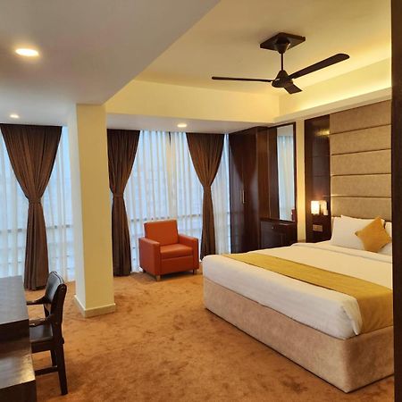 White Park Hotel & Suites Chittagong Dış mekan fotoğraf