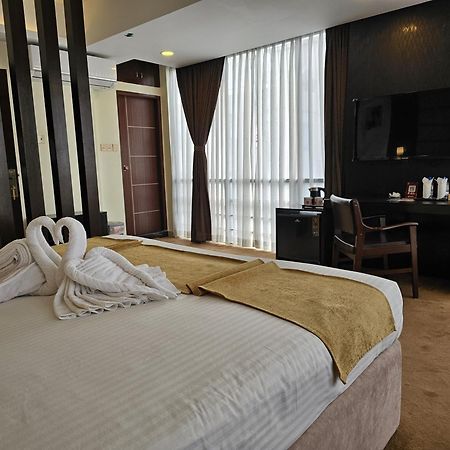 White Park Hotel & Suites Chittagong Dış mekan fotoğraf