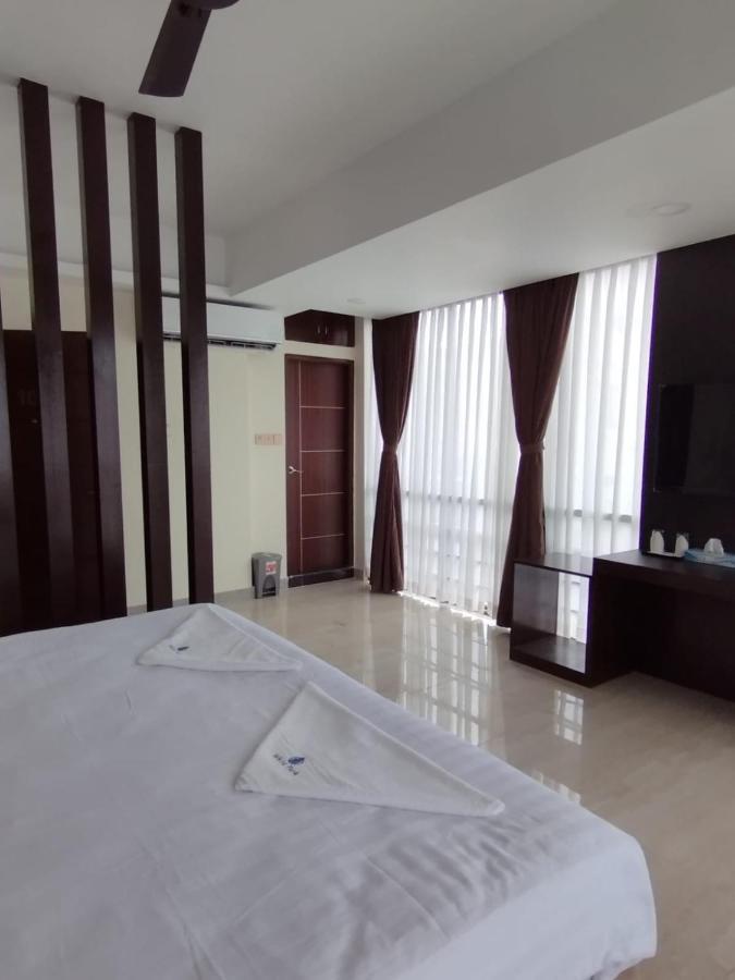 White Park Hotel & Suites Chittagong Dış mekan fotoğraf