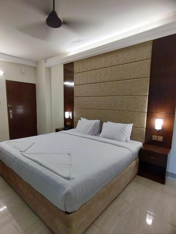 White Park Hotel & Suites Chittagong Dış mekan fotoğraf