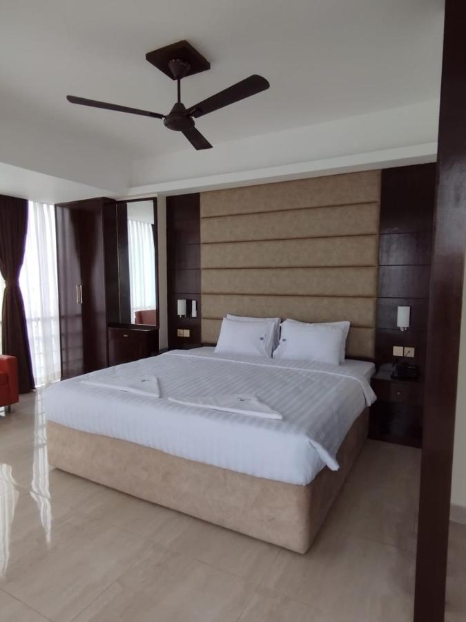 White Park Hotel & Suites Chittagong Dış mekan fotoğraf