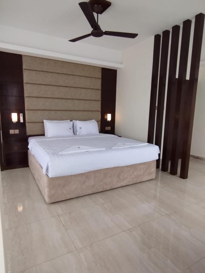 White Park Hotel & Suites Chittagong Dış mekan fotoğraf