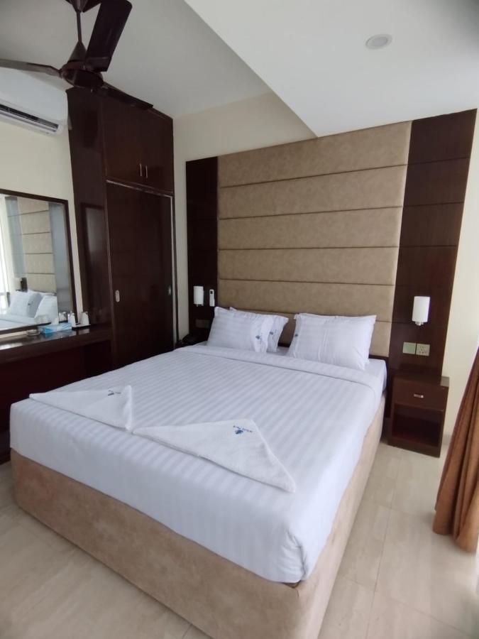 White Park Hotel & Suites Chittagong Dış mekan fotoğraf