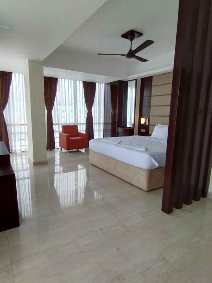 White Park Hotel & Suites Chittagong Dış mekan fotoğraf