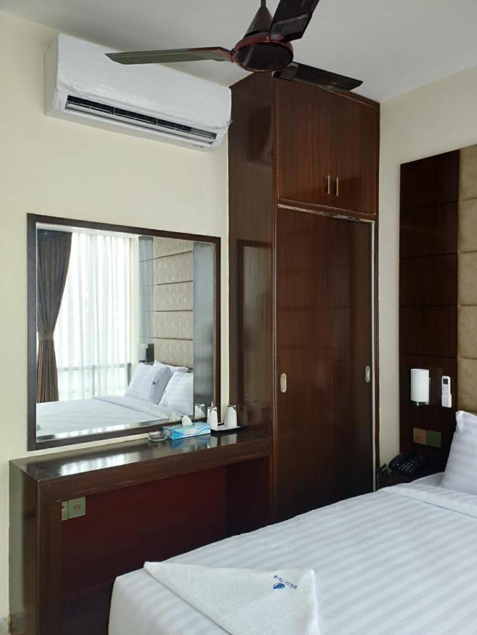 White Park Hotel & Suites Chittagong Dış mekan fotoğraf