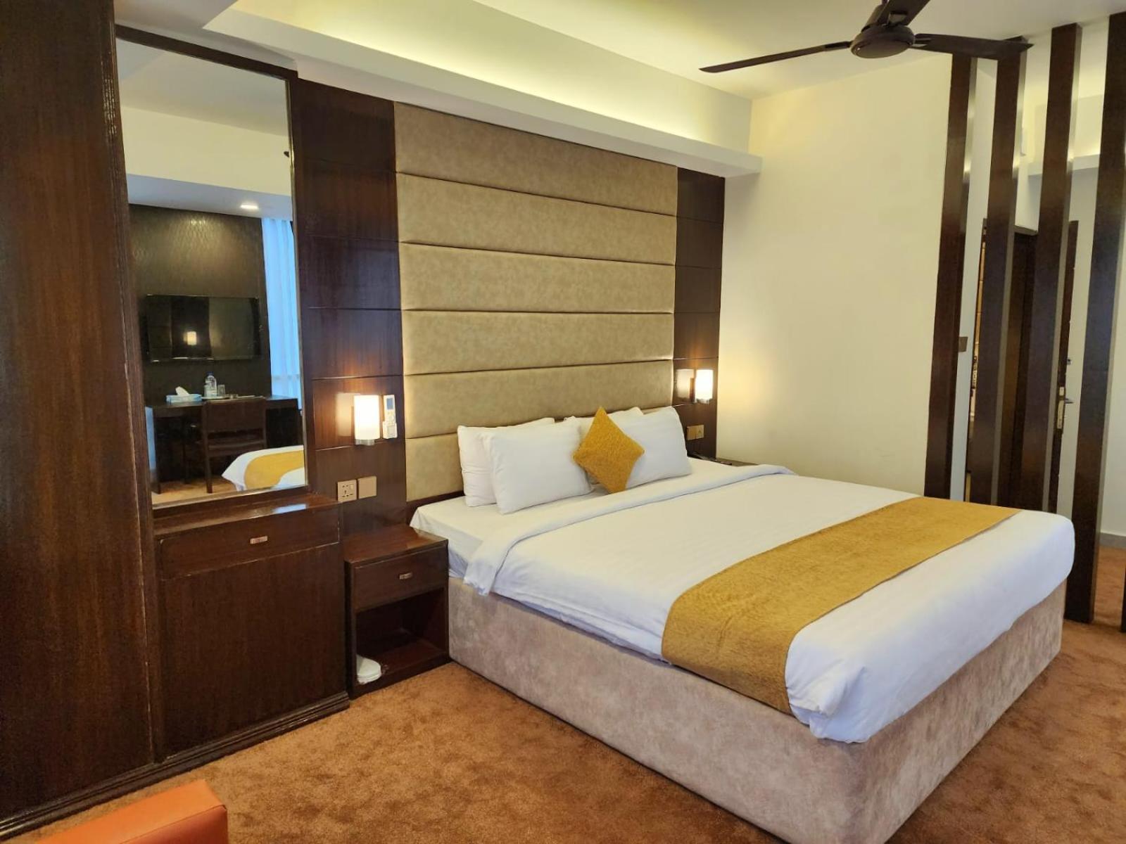 White Park Hotel & Suites Chittagong Dış mekan fotoğraf