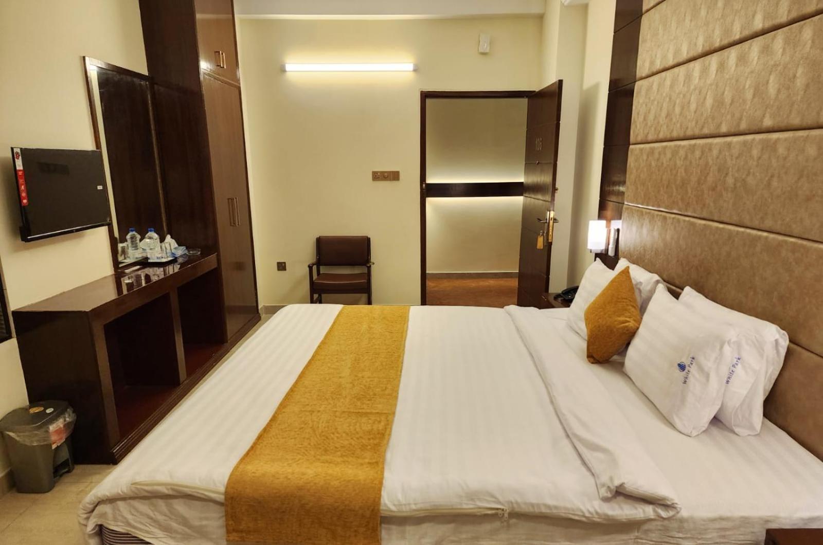 White Park Hotel & Suites Chittagong Dış mekan fotoğraf