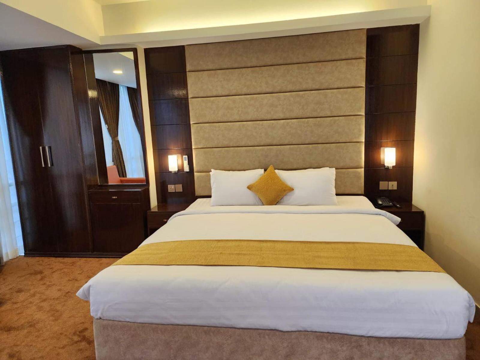 White Park Hotel & Suites Chittagong Dış mekan fotoğraf