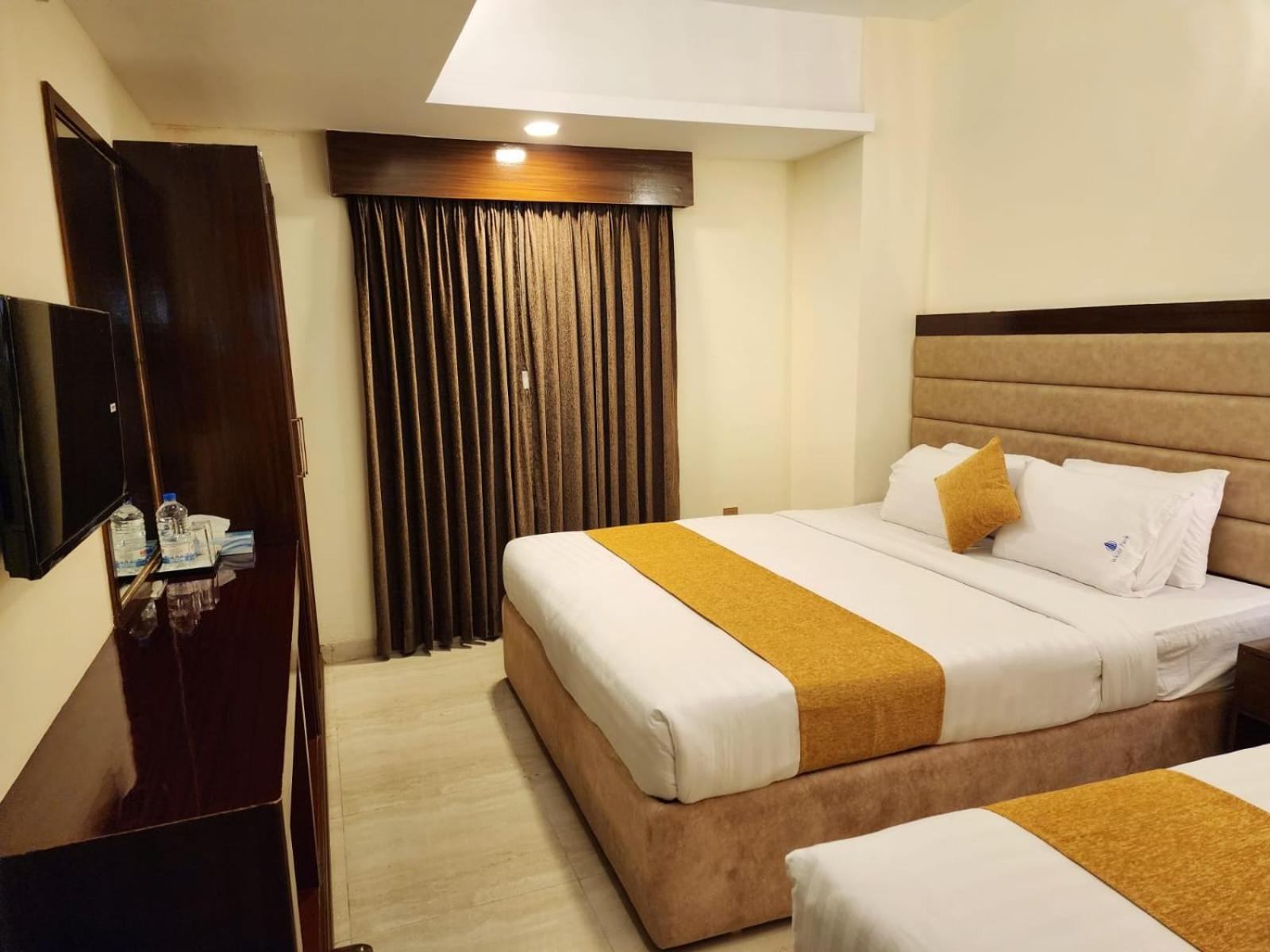 White Park Hotel & Suites Chittagong Dış mekan fotoğraf