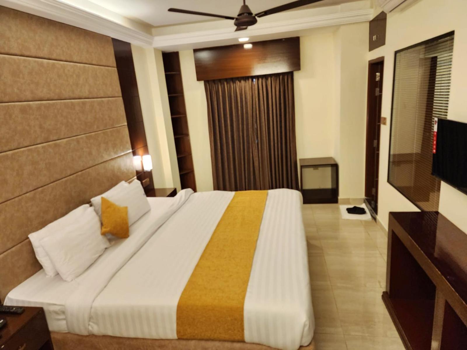 White Park Hotel & Suites Chittagong Dış mekan fotoğraf