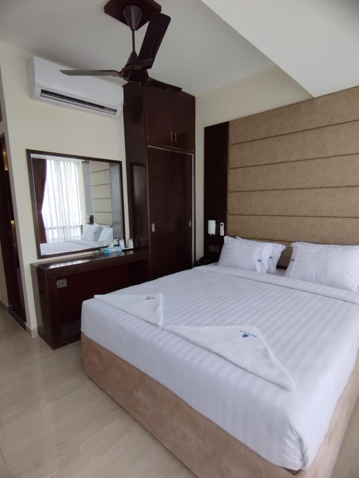White Park Hotel & Suites Chittagong Dış mekan fotoğraf