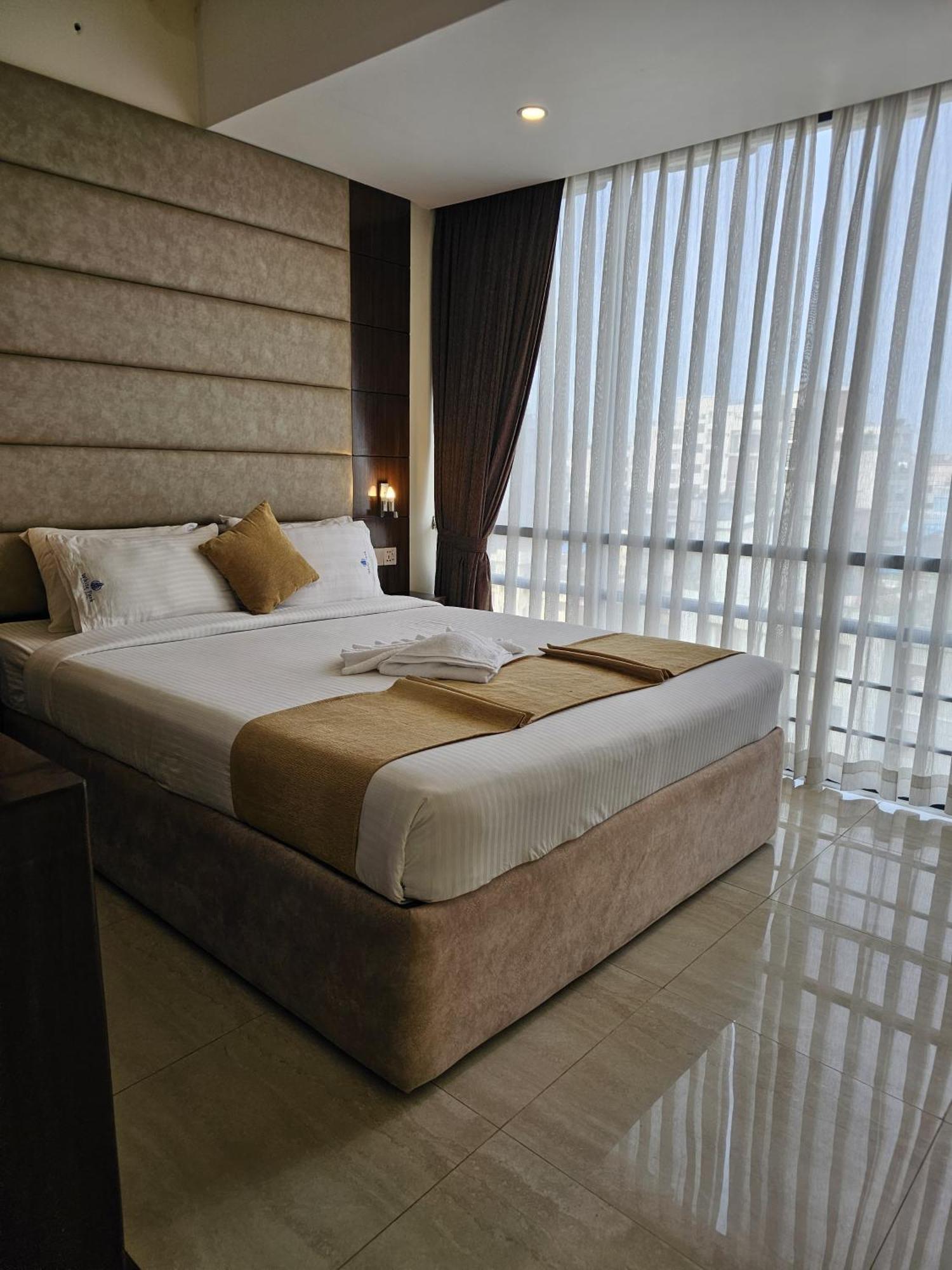 White Park Hotel & Suites Chittagong Dış mekan fotoğraf