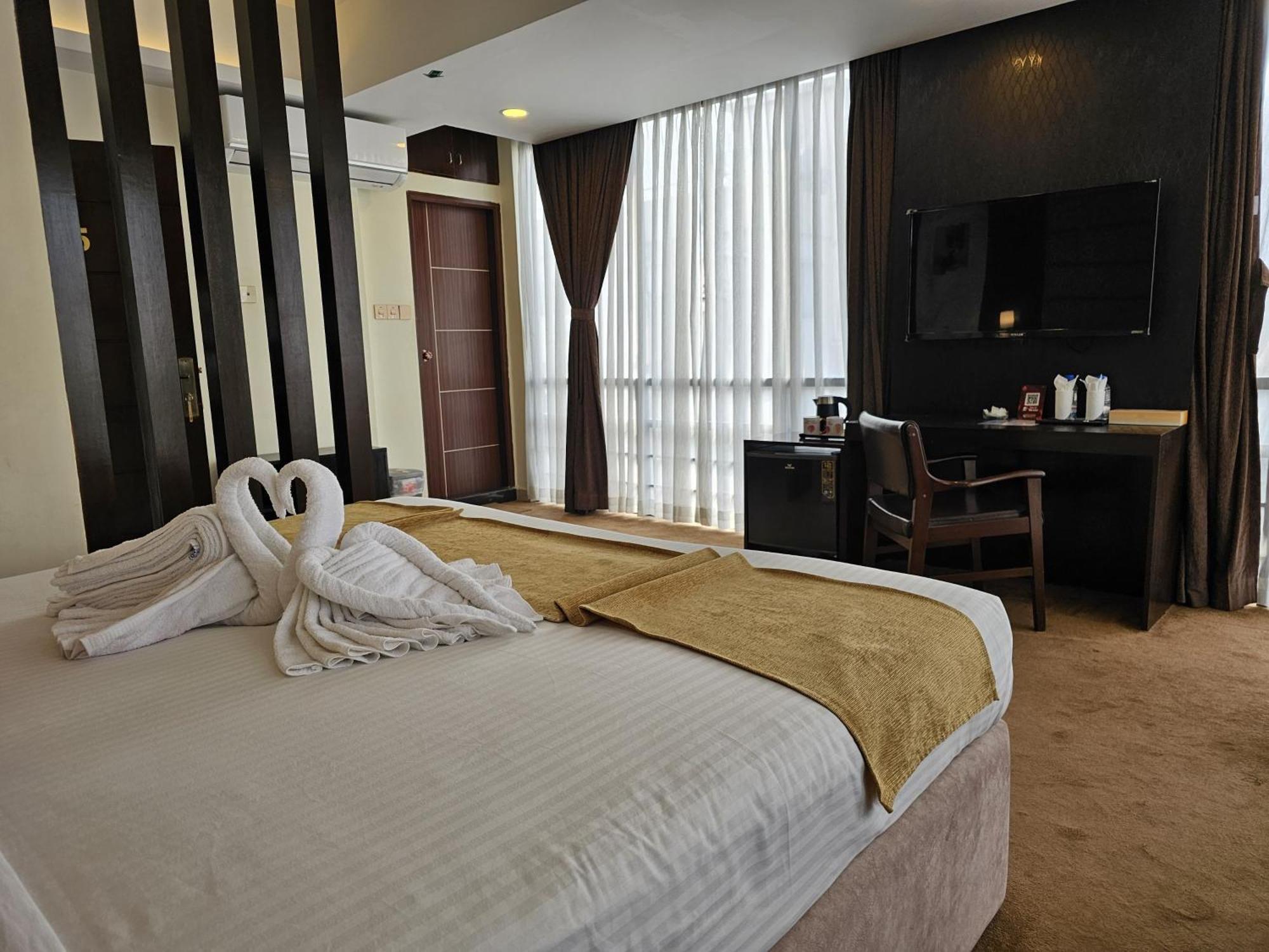 White Park Hotel & Suites Chittagong Dış mekan fotoğraf